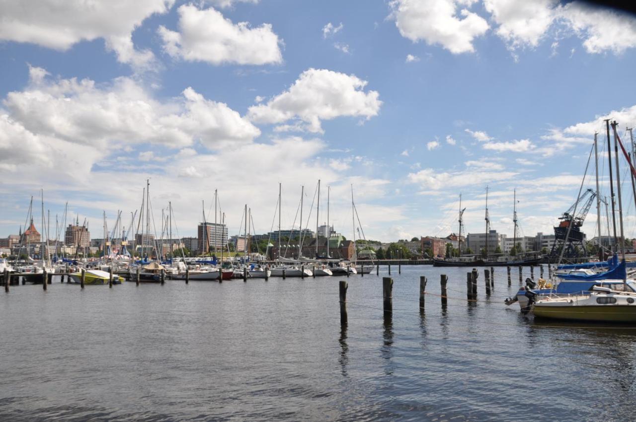 Pension Zum Alten Faehrhaus Rostock Eksteriør bilde