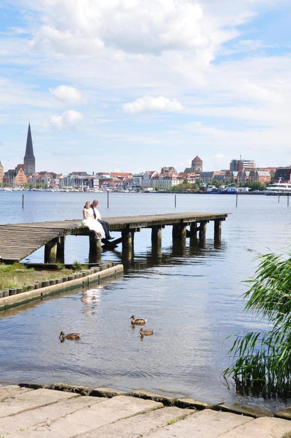 Pension Zum Alten Faehrhaus Rostock Eksteriør bilde