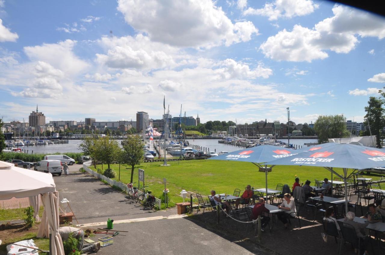 Pension Zum Alten Faehrhaus Rostock Eksteriør bilde